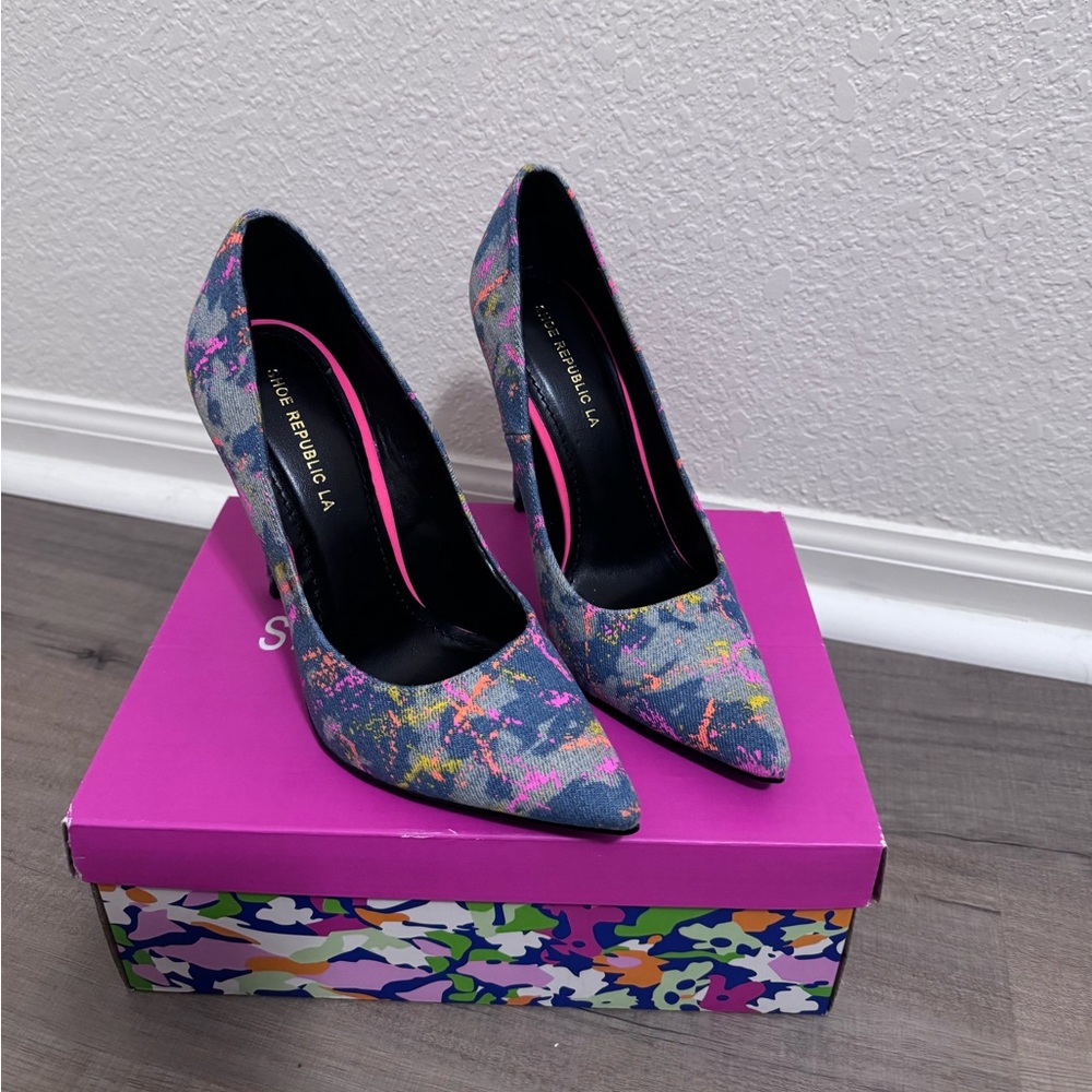 NWOT Shoe Republic LA FUN Blue + Pink Denim Heels
